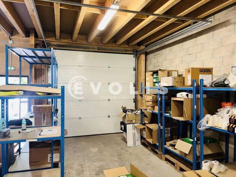 Local d’activités dans Croissy-Beaubourg à louer - Photo de l’immeuble – Image 3 sur 7