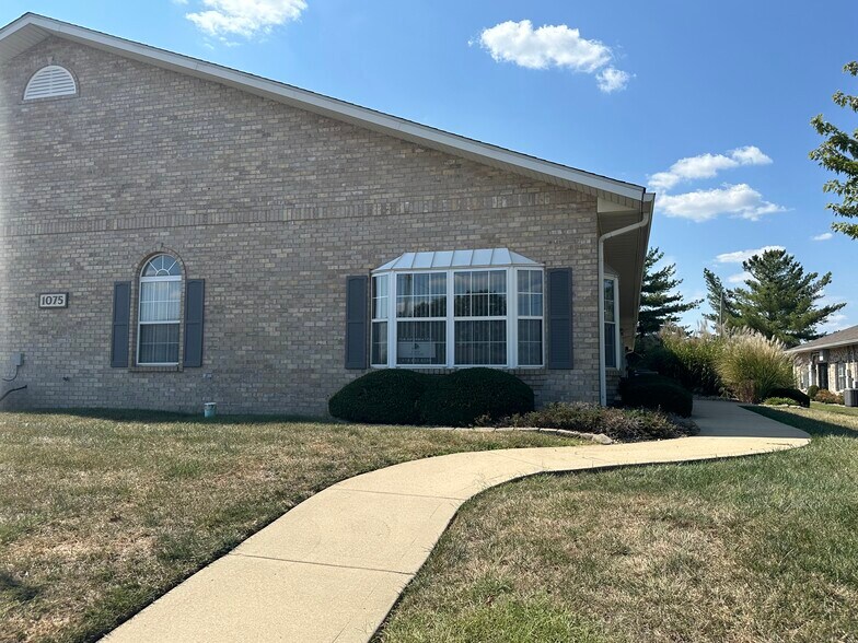 1075 Eastgate Dr, O'Fallon, IL à louer - Photo de l’immeuble – Image 2 sur 8
