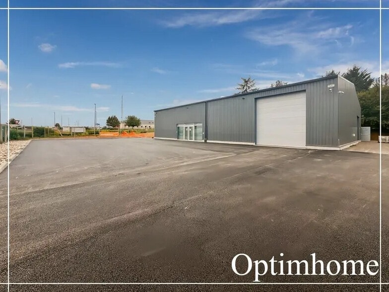 Local d'activités dans Compiègne à vendre - Photo de l’immeuble – Image 1 sur 9