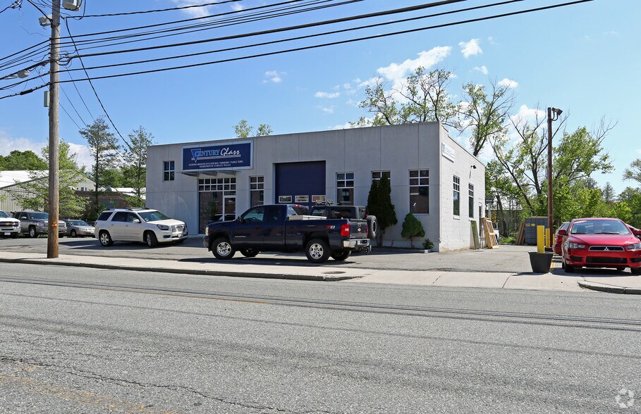 231 Lexington St, Waltham, MA à vendre - Photo de l’immeuble – Image 3 sur 14