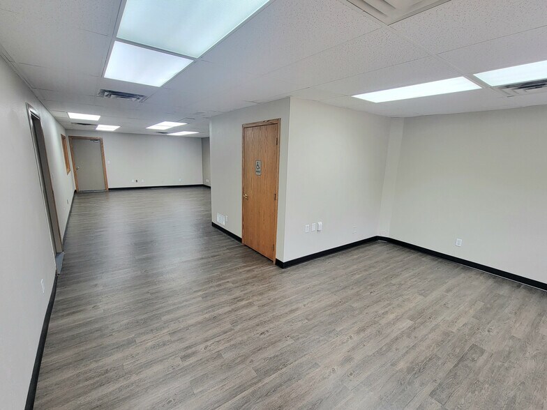 2210 Delaware St, Lawrence, KS à vendre - Photo intérieure – Image 3 sur 6