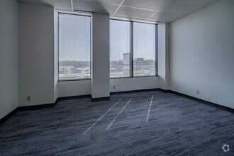 901 NE Loop 410, San Antonio, TX à louer Photo de l’immeuble– Image 2 sur 3