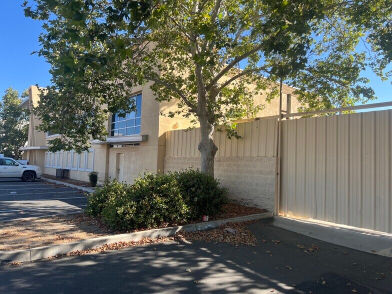 4240 Hallmark Pky, San Bernardino, CA à vendre - Photo de l’immeuble – Image 3 sur 22