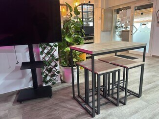 Plus de détails pour Local commercial à vendre