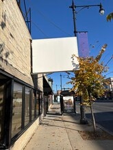 4210 W Irving Park Rd, Chicago, IL à louer Photo intérieure– Image 2 sur 5