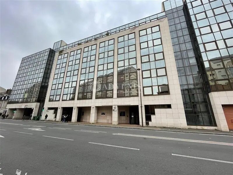 Bureau dans Orléans à louer Photo de l’immeuble– Image 1 sur 10