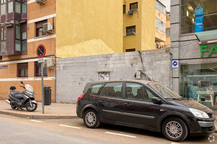 Terrain dans Madrid, Madrid à vendre - Photo de l’immeuble – Image 2 sur 3