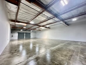 9825 Painter Ave, Santa Fe Springs, CA à louer Photo intérieure– Image 2 sur 8