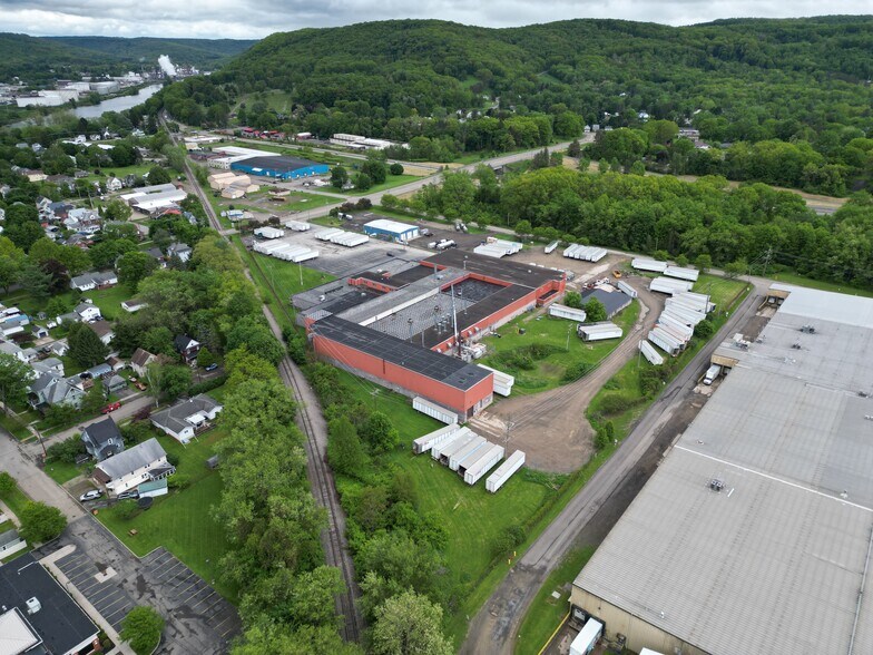 304 Main Ave, Warren, PA à louer - Photo de l’immeuble – Image 2 sur 9