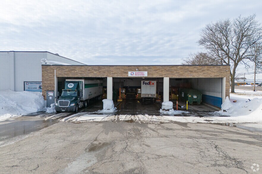 2345 Walden Ave, Buffalo, NY à louer - Photo de l’immeuble – Image 2 sur 5