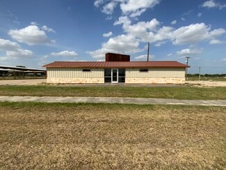 Plus de détails pour 8400 N State Highway 16, Poteet, TX - Bureau/Local commercial à louer