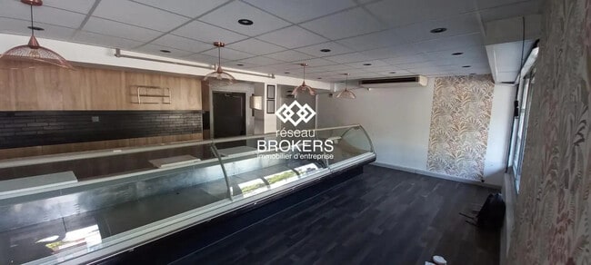 Plus de détails pour Local commercial à louer