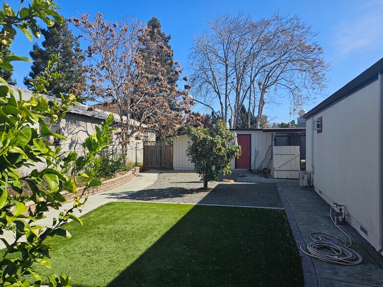 101 W Hendy Ave, Sunnyvale, CA à louer - Photo de l’immeuble – Image 3 sur 18