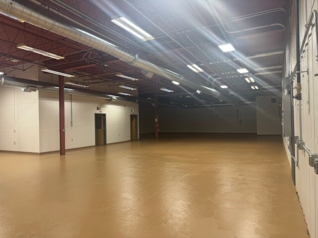 450 Weaver St, Winooski, VT à louer - Photo de l’immeuble – Image 2 sur 9