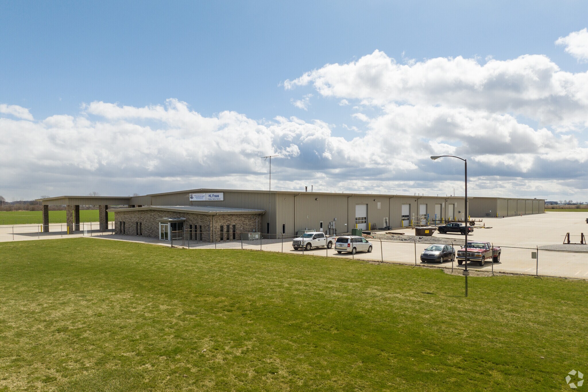 1101 E Lutz Rd, Archbold, OH à louer Photo principale– Image 1 sur 8