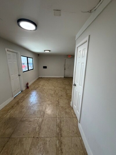 713 NW 6th Ave, Fort Lauderdale, FL à louer - Photo de l’immeuble – Image 2 sur 8