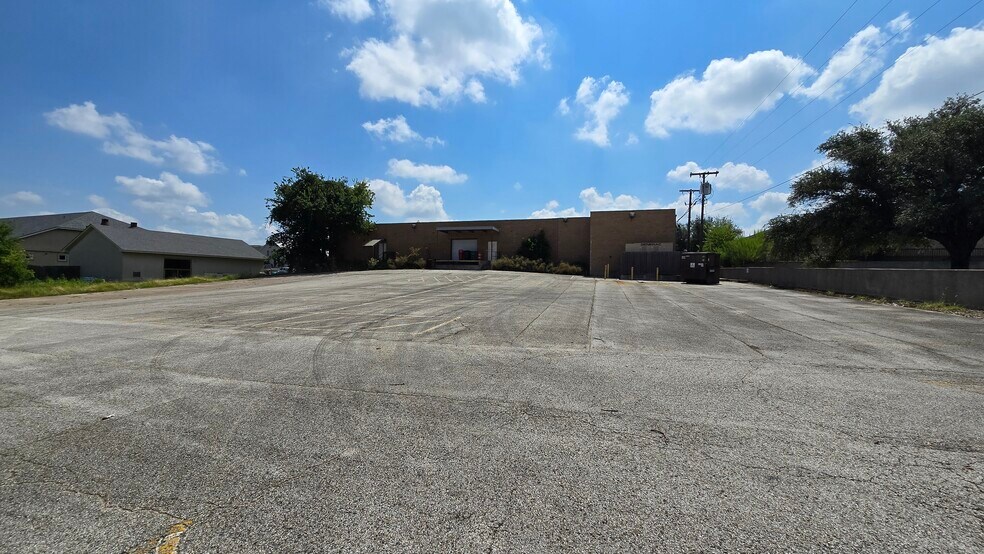 2408 S 37th St, Temple, TX à louer - Photo de l’immeuble – Image 3 sur 35