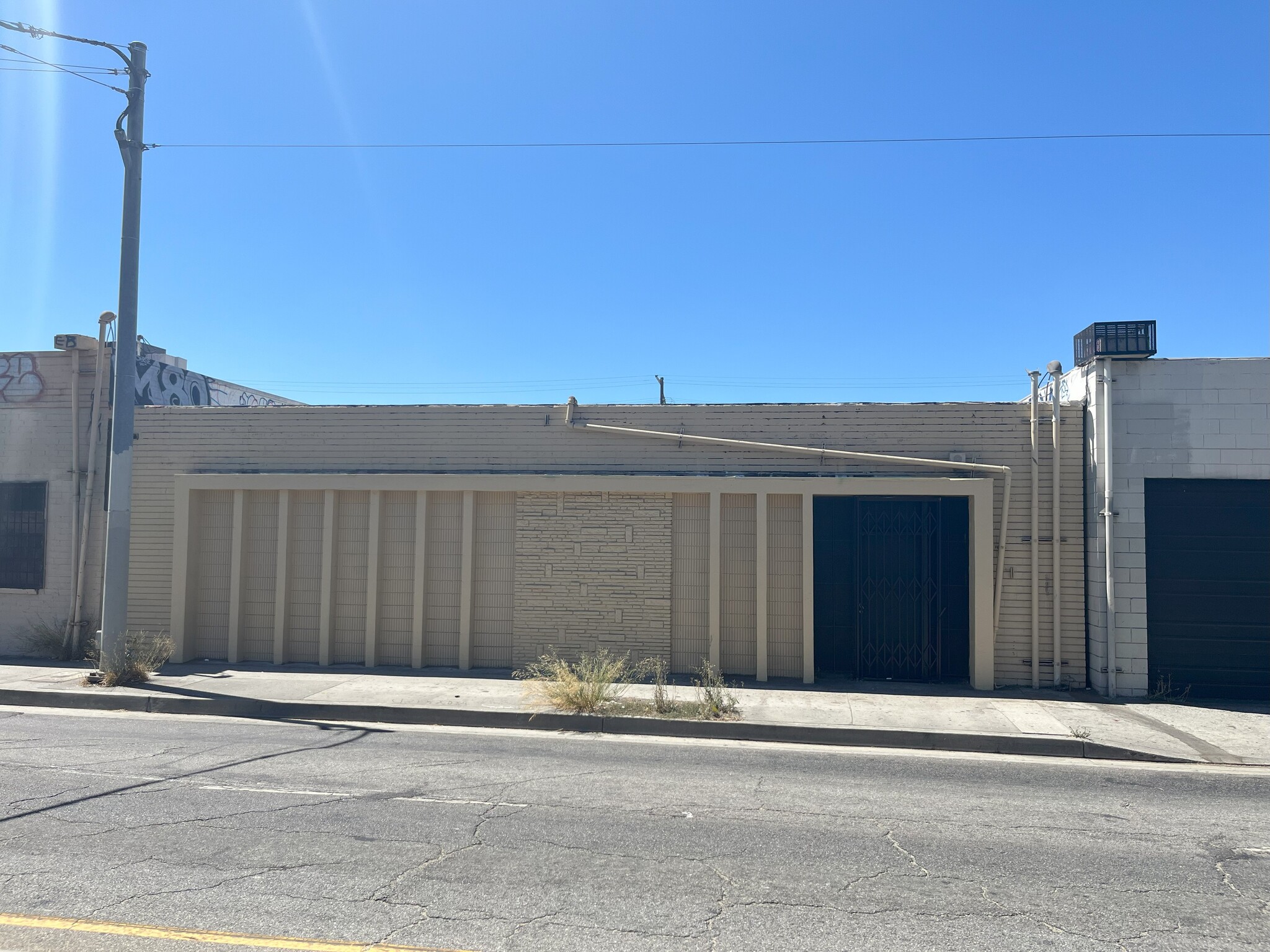 788 E Washington Blvd, Los Angeles, CA à louer Photo principale– Image 1 sur 8