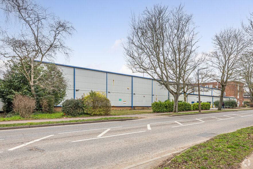 83 Bridge Rd E, Welwyn Garden City à louer - Photo de l’immeuble – Image 2 sur 2