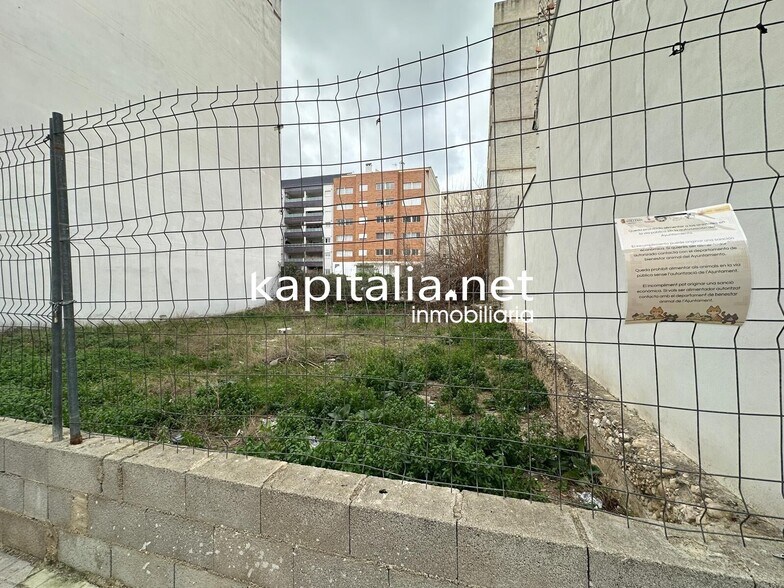 Terrain dans València, Valencia à vendre - Photo principale – Image 2 sur 14