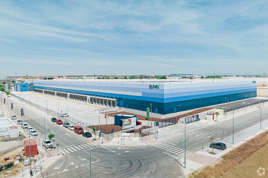 Polígono Cárcavas, Illescas, Toledo à louer - Photo de l’immeuble – Image 2 sur 21