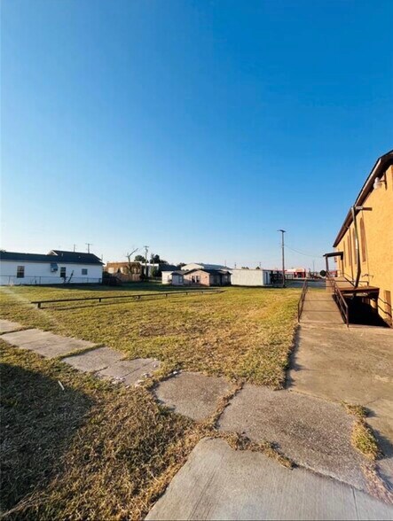 104 W Walnut Ave, Seminole, OK à vendre - Photo de l’immeuble – Image 3 sur 12