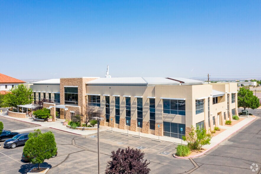 4801 Lang Ave NE, Albuquerque, NM à louer - Photo de l’immeuble – Image 1 sur 22