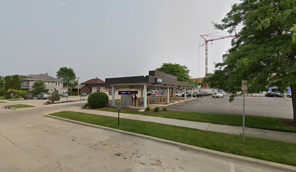 611 Center Ave, Sheboygan, WI à louer - Photo de l’immeuble – Image 2 sur 3