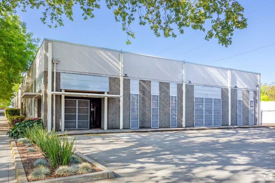 1920 20th St, Sacramento, CA à vendre - Photo de l’immeuble – Image 2 sur 37