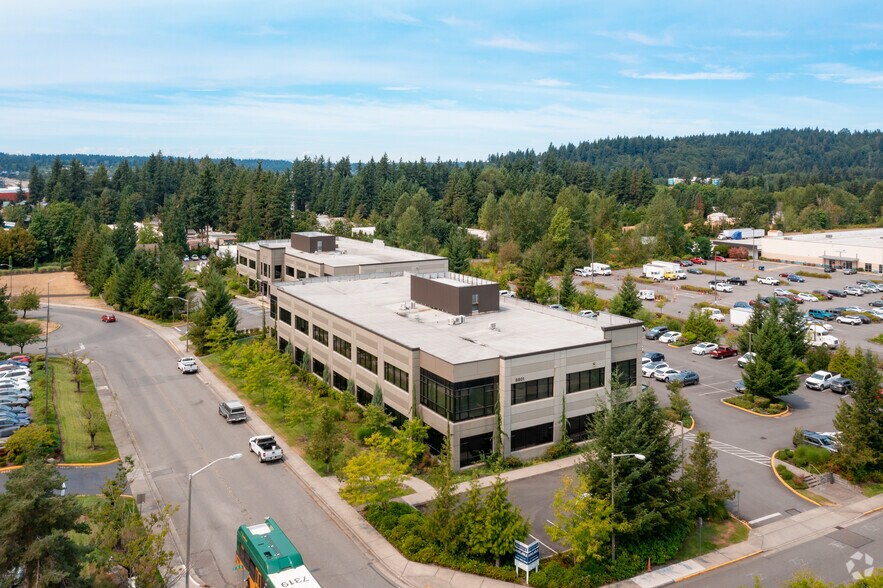 6801 185th Ave NE, Redmond, WA à louer - Photo de l’immeuble – Image 2 sur 5