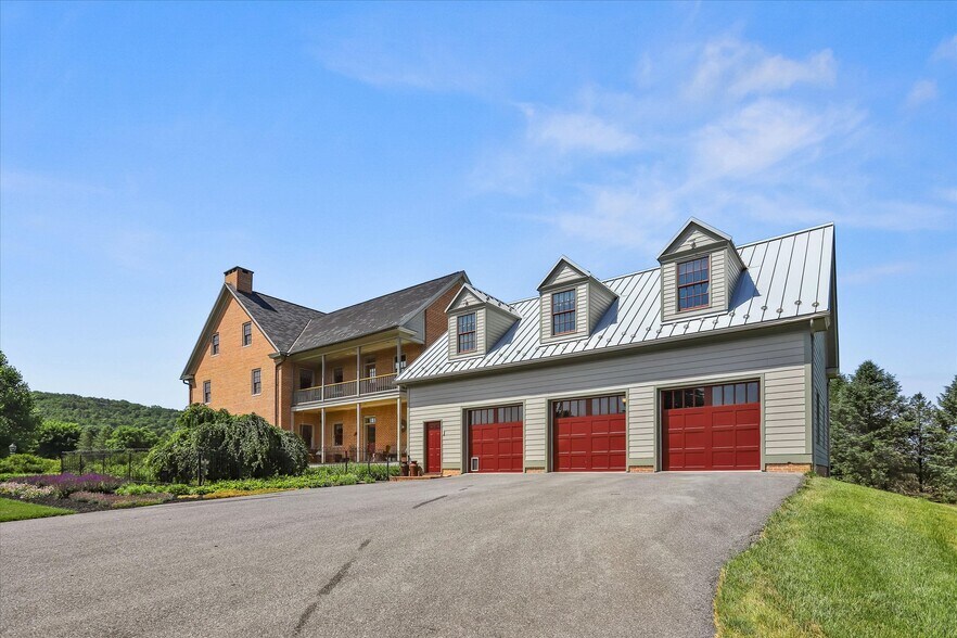 60 Southside Dr, Newville, PA à vendre - Photo de l’immeuble – Image 3 sur 49