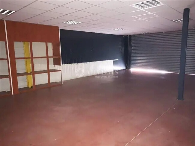 Plus de détails pour Local commercial à louer
