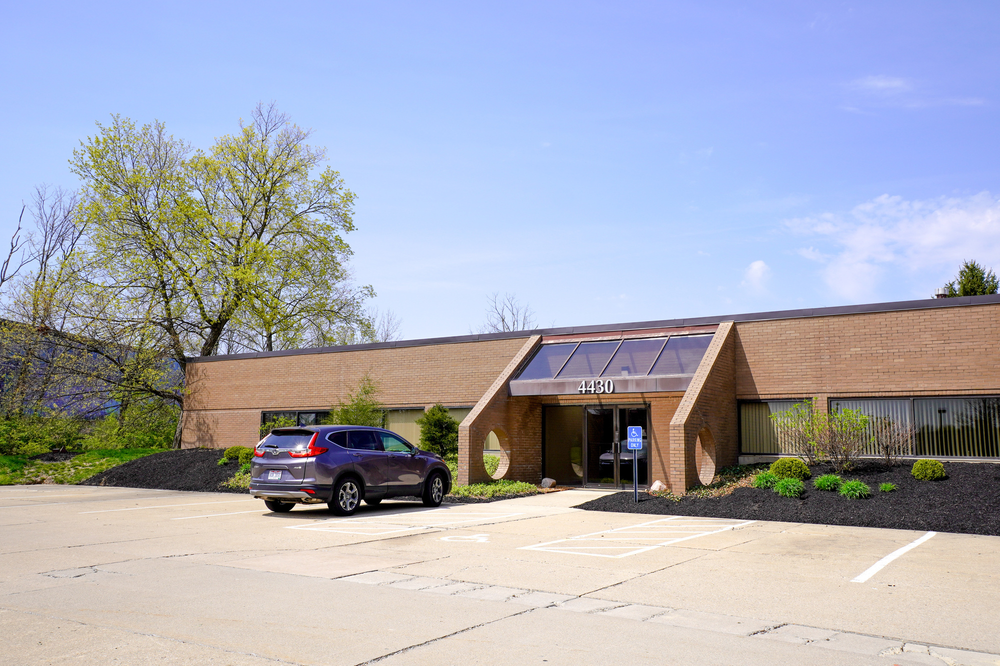 4430-4438 Carver Woods Dr, Blue Ash, OH à vendre Photo de l’immeuble– Image 1 sur 14
