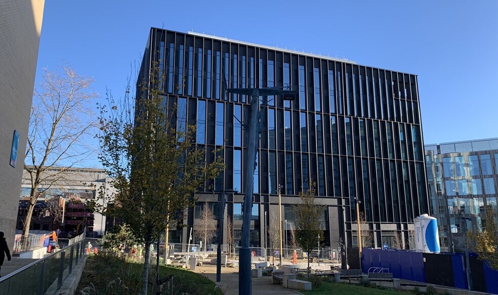 Wellington St, Sheffield à louer - Photo de l’immeuble – Image 1 sur 11