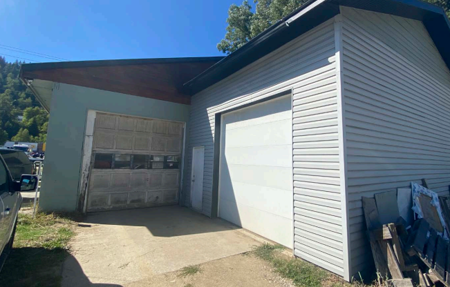 1501 Columbia Av, Castlegar, BC à vendre - Photo de l’immeuble – Image 3 sur 3