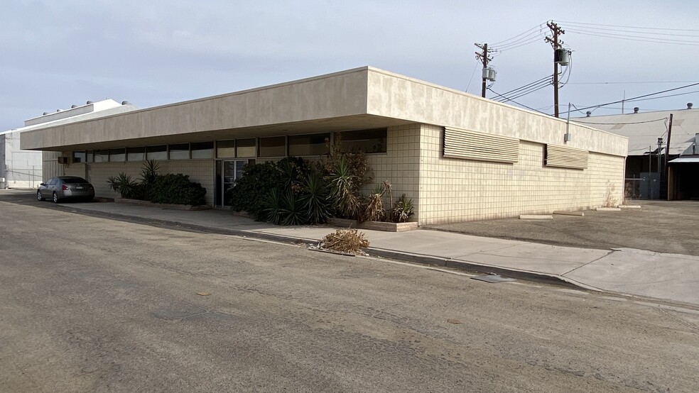 355 W Olive Ave, El Centro, CA à louer - Photo principale – Image 2 sur 3