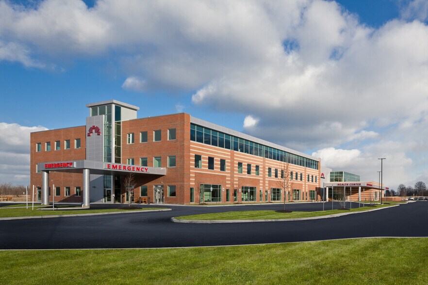 7100 Graphics Way, Lewis Center, OH à louer - Photo de l’immeuble – Image 2 sur 6