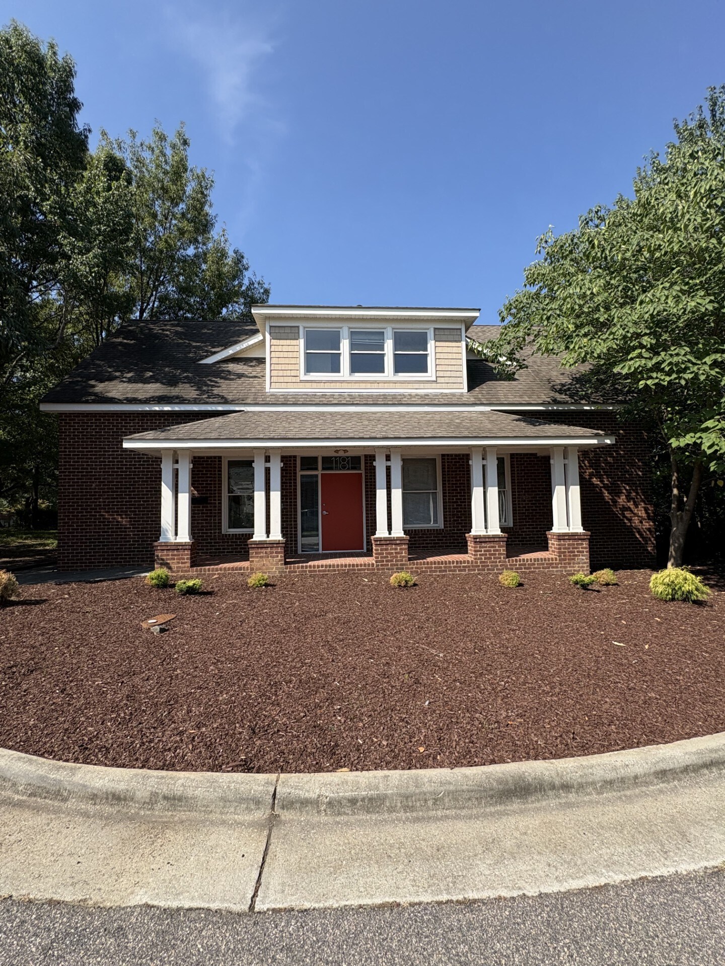 1181 Haynes St, Raleigh, NC à louer Photo de l’immeuble– Image 1 sur 9