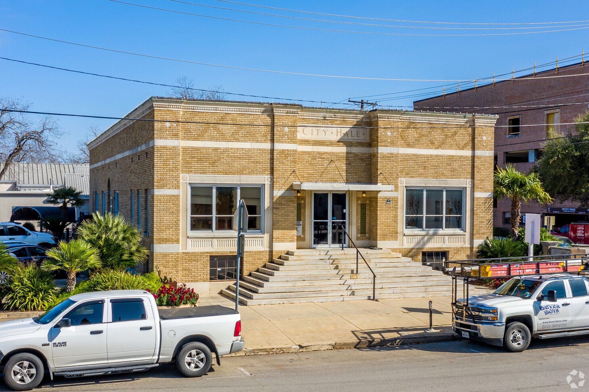 105 E Mill St, New Braunfels, TX à louer Photo principale– Image 1 sur 10