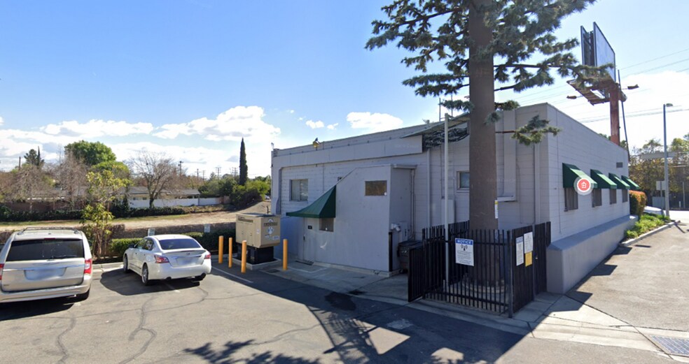 12849 Magnolia Blvd, Van Nuys, CA à vendre - Photo de l’immeuble – Image 3 sur 6