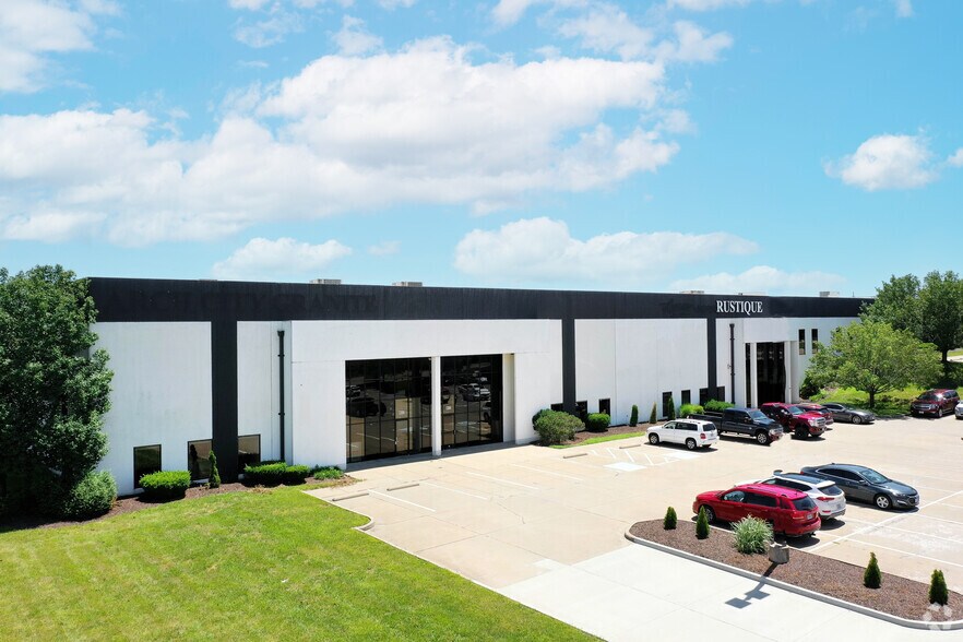 1300-1308 Rustique Sq, O'Fallon, MO à louer - Photo de l’immeuble – Image 1 sur 7
