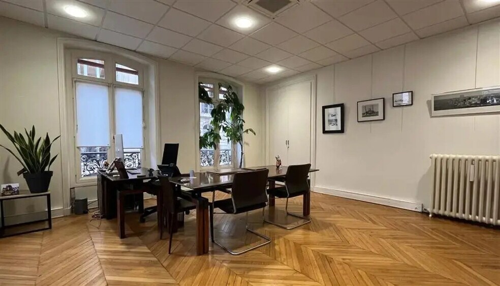 Bureau dans Paris à louer - Photo de l’immeuble – Image 2 sur 7