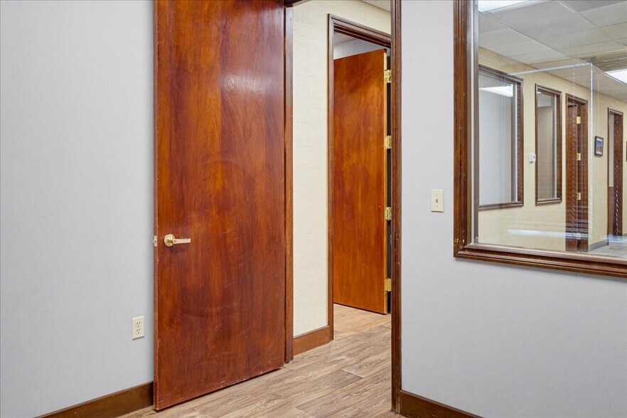 4431 S Eastern Ave, Las Vegas, NV à louer - Photo de l’immeuble – Image 3 sur 22