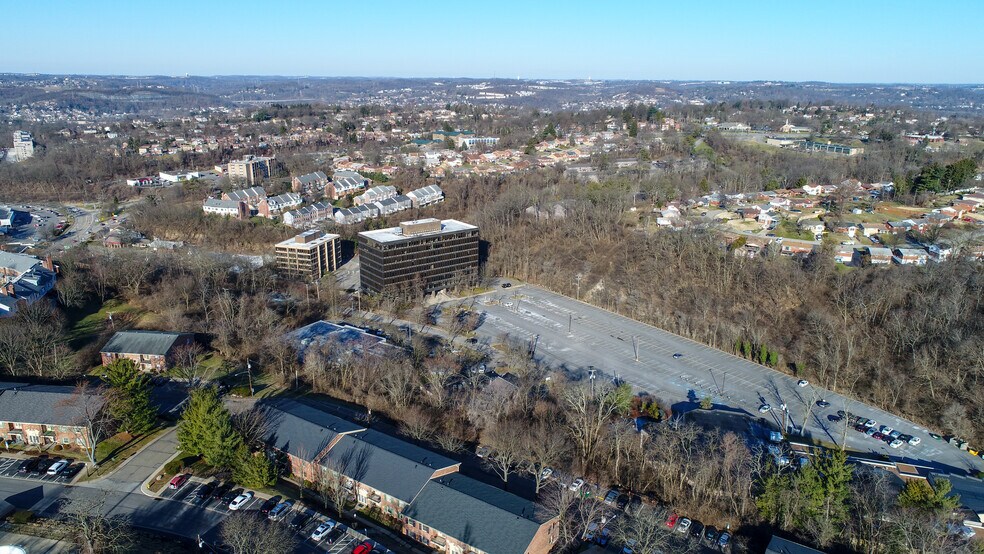 151 Roessler Rd, Pittsburgh, PA à louer - Photo de l’immeuble – Image 3 sur 11