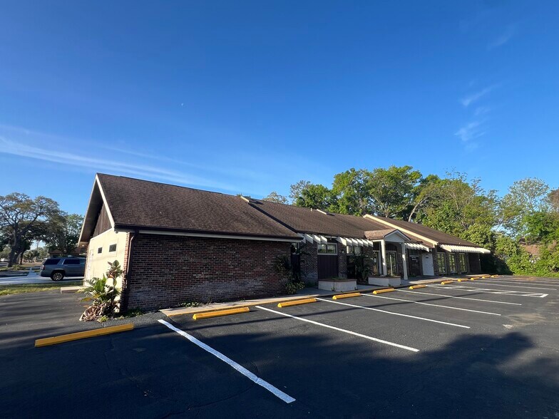5427 Water St, New Port Richey, FL à vendre - Photo principale – Image 3 sur 16