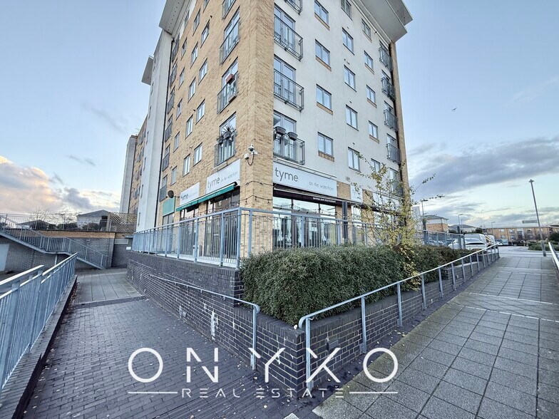 9 Higham Mews, Northolt à louer - Photo de l’immeuble – Image 2 sur 4