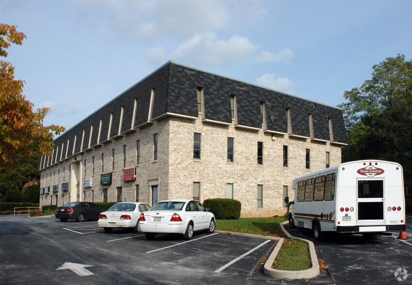 319 N Pottstown Pike, Exton, PA à louer - Photo de l’immeuble – Image 3 sur 3