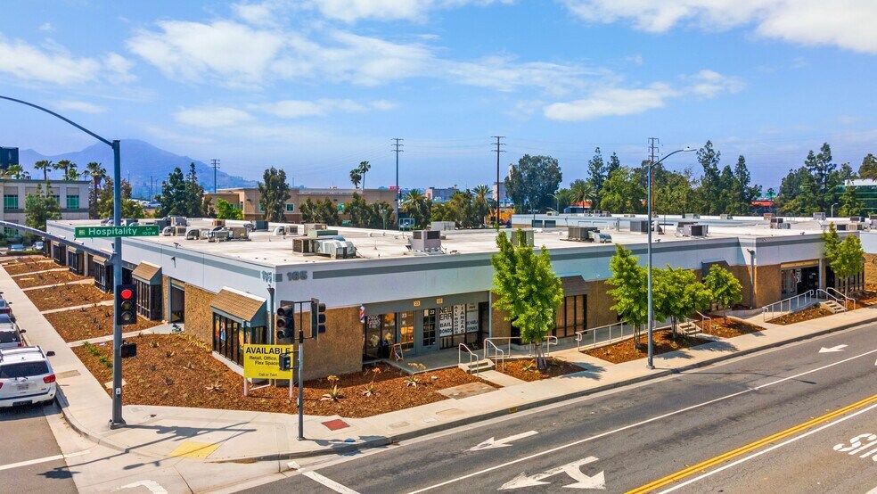 165 W Hospitality Ln, San Bernardino, CA à louer - Photo principale – Image 1 sur 46