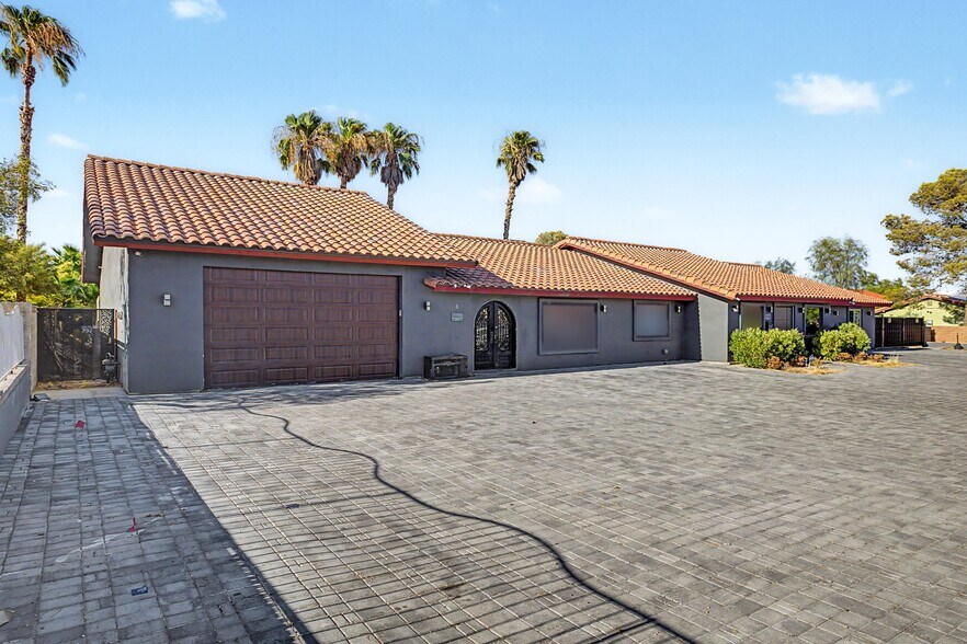 6470 W Desert Inn Rd, Las Vegas, NV à vendre - Photo de l’immeuble – Image 2 sur 59