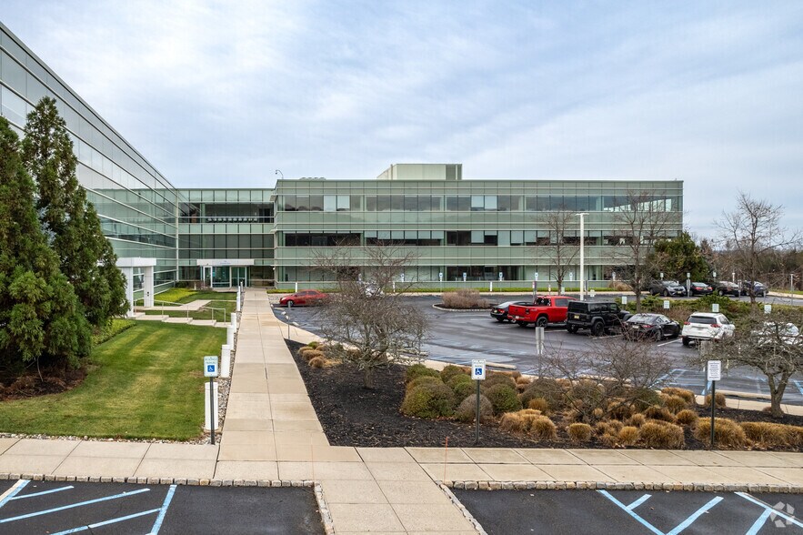 77 Corporate Dr, Bridgewater, NJ à louer - Photo de l’immeuble – Image 2 sur 6